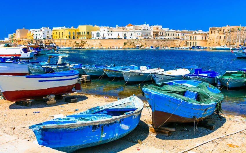 OLIVES & SOUND OF WAVES: THE SOUL OF PUGLIA
