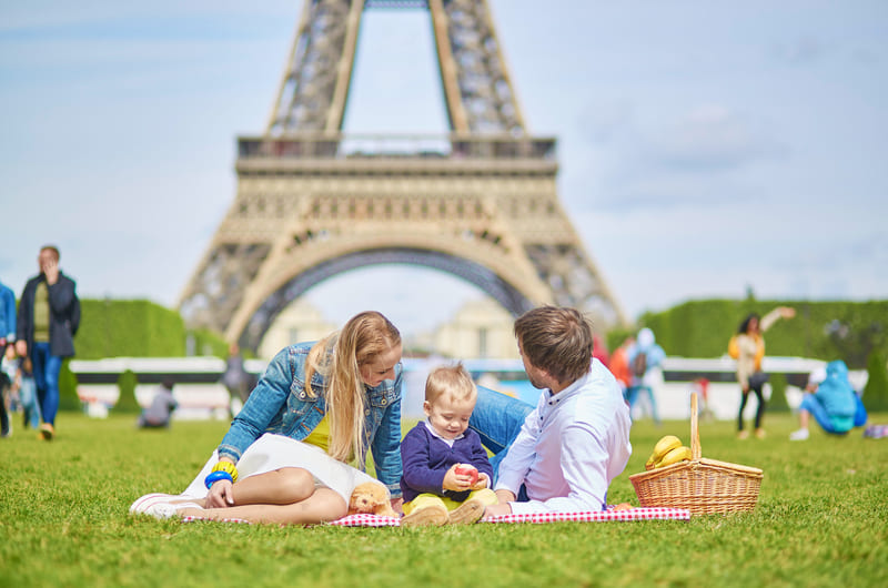 FAMILY FUN IN PARIS